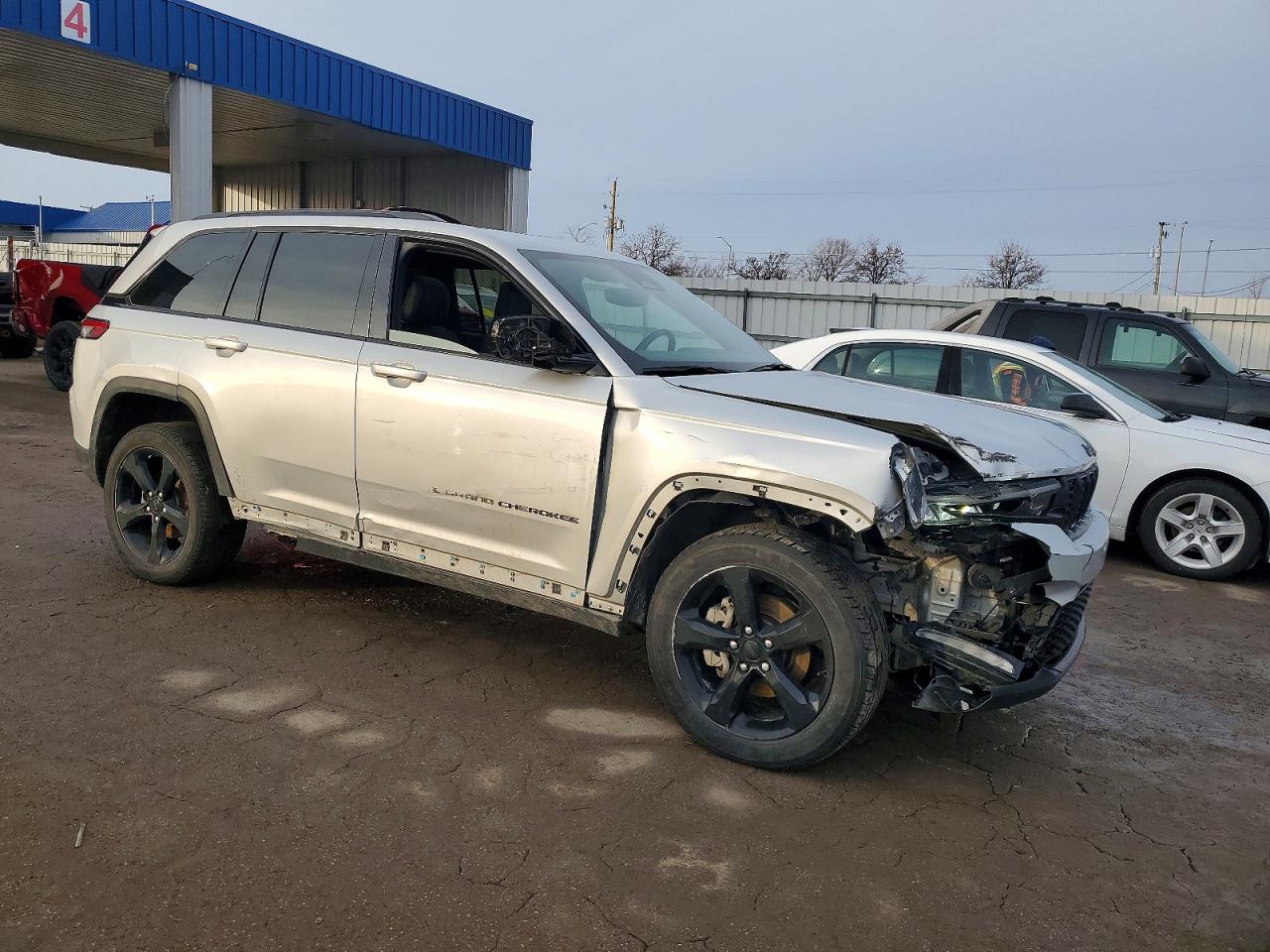 2024 JEEP GRAND CHEROKEE LIMITED photo 4