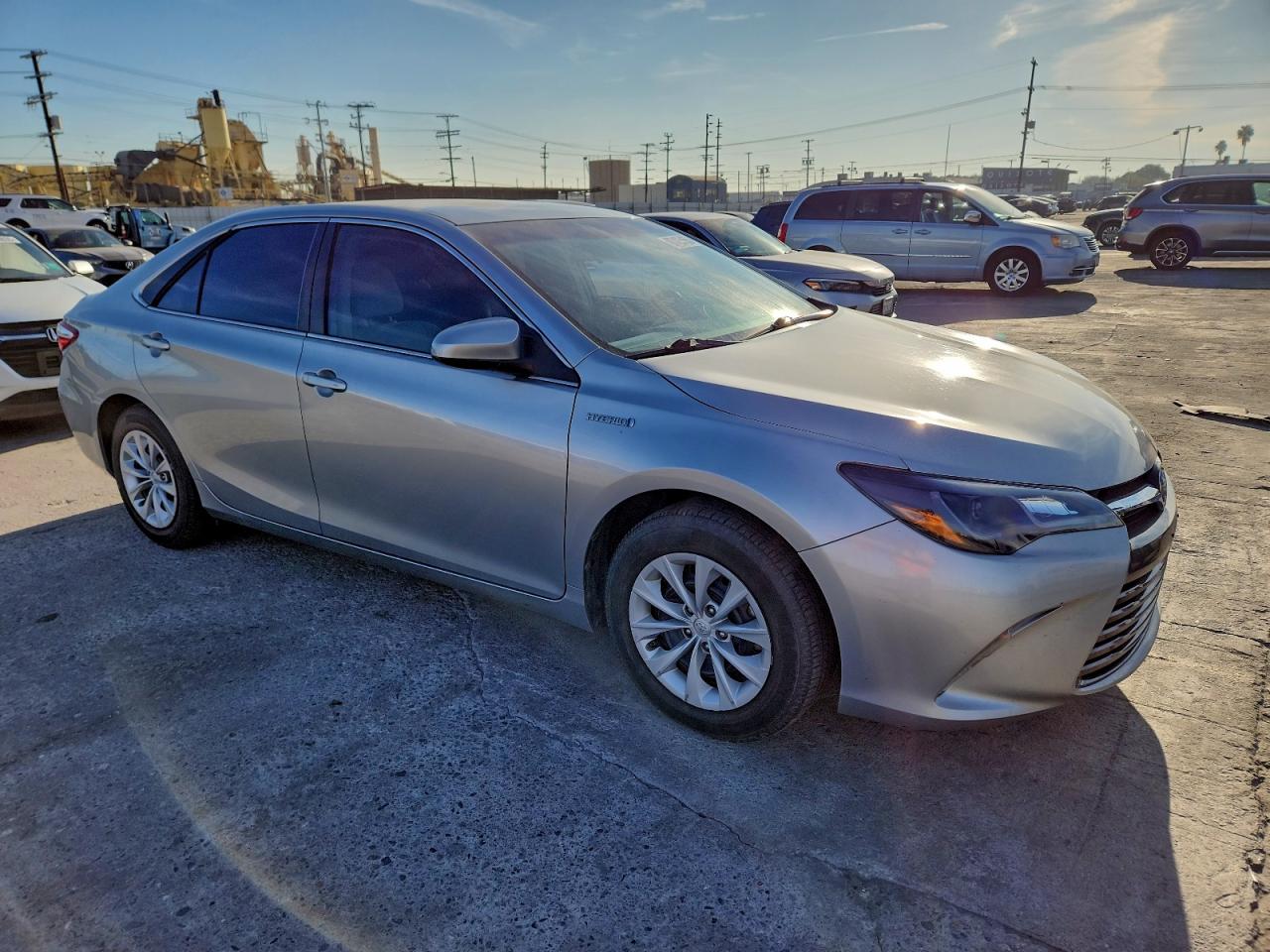 2015 TOYOTA CAMRY HYBRID photo 4