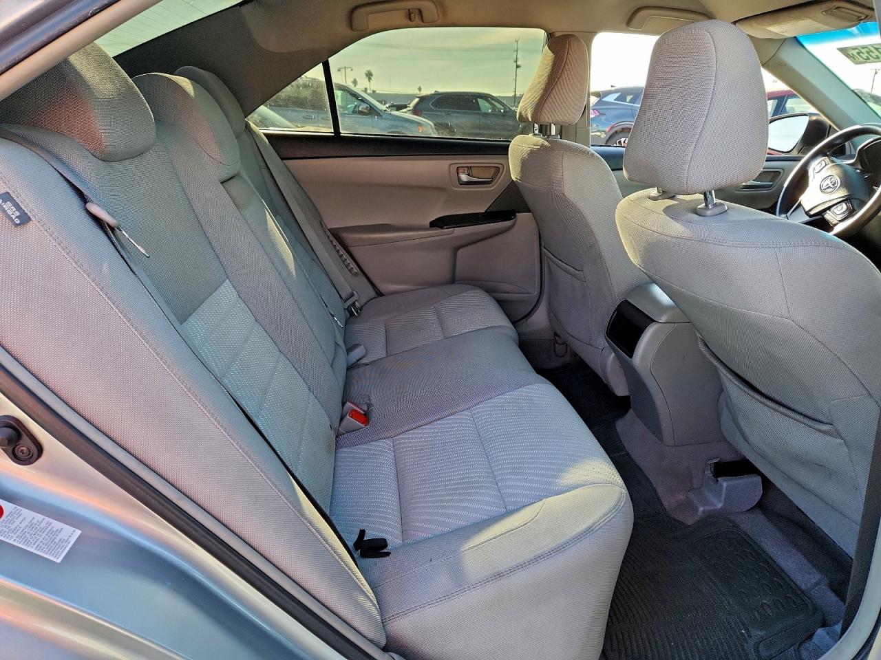 2015 TOYOTA CAMRY HYBRID photo 10