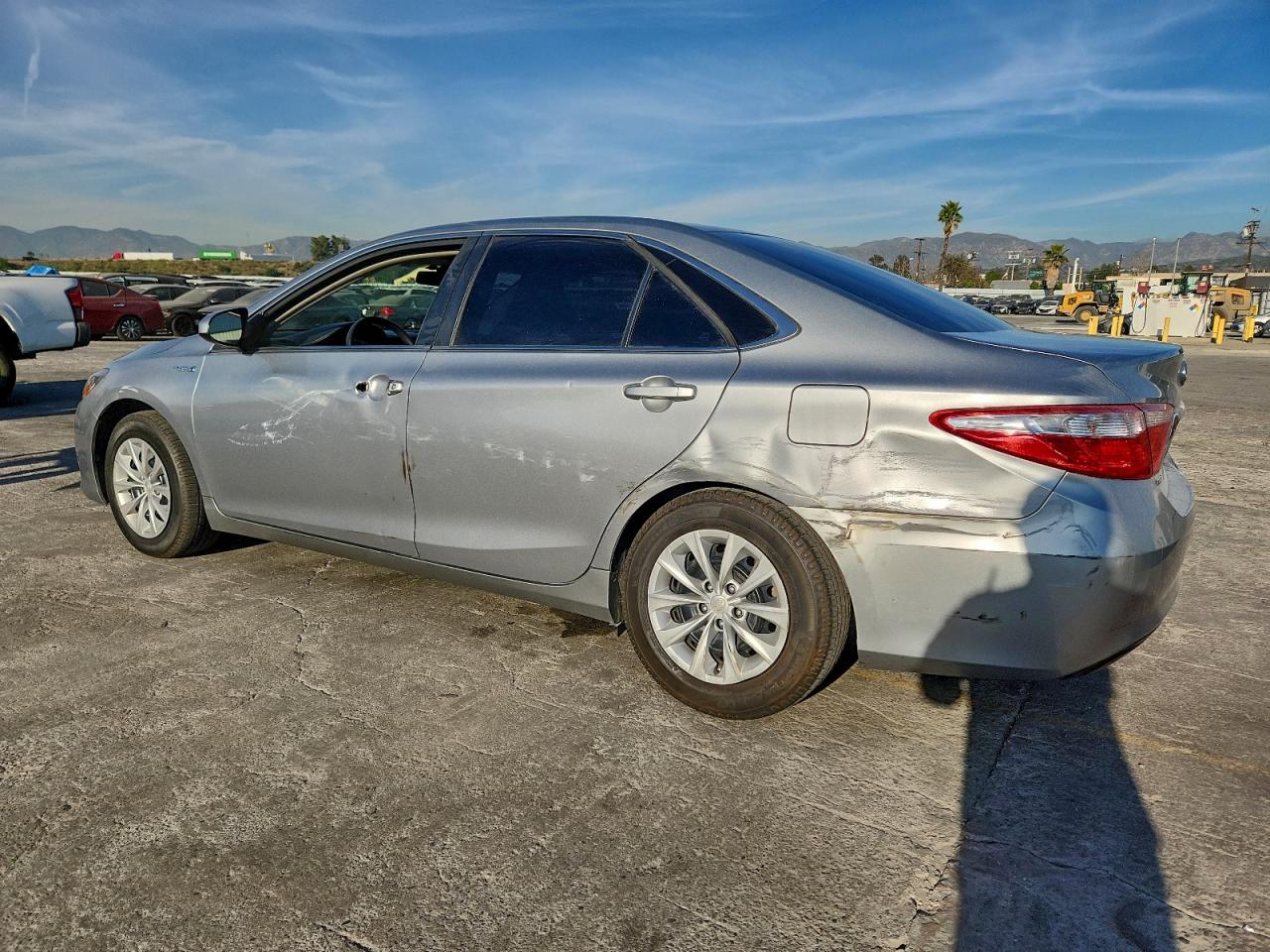 2015 TOYOTA CAMRY HYBRID photo 2
