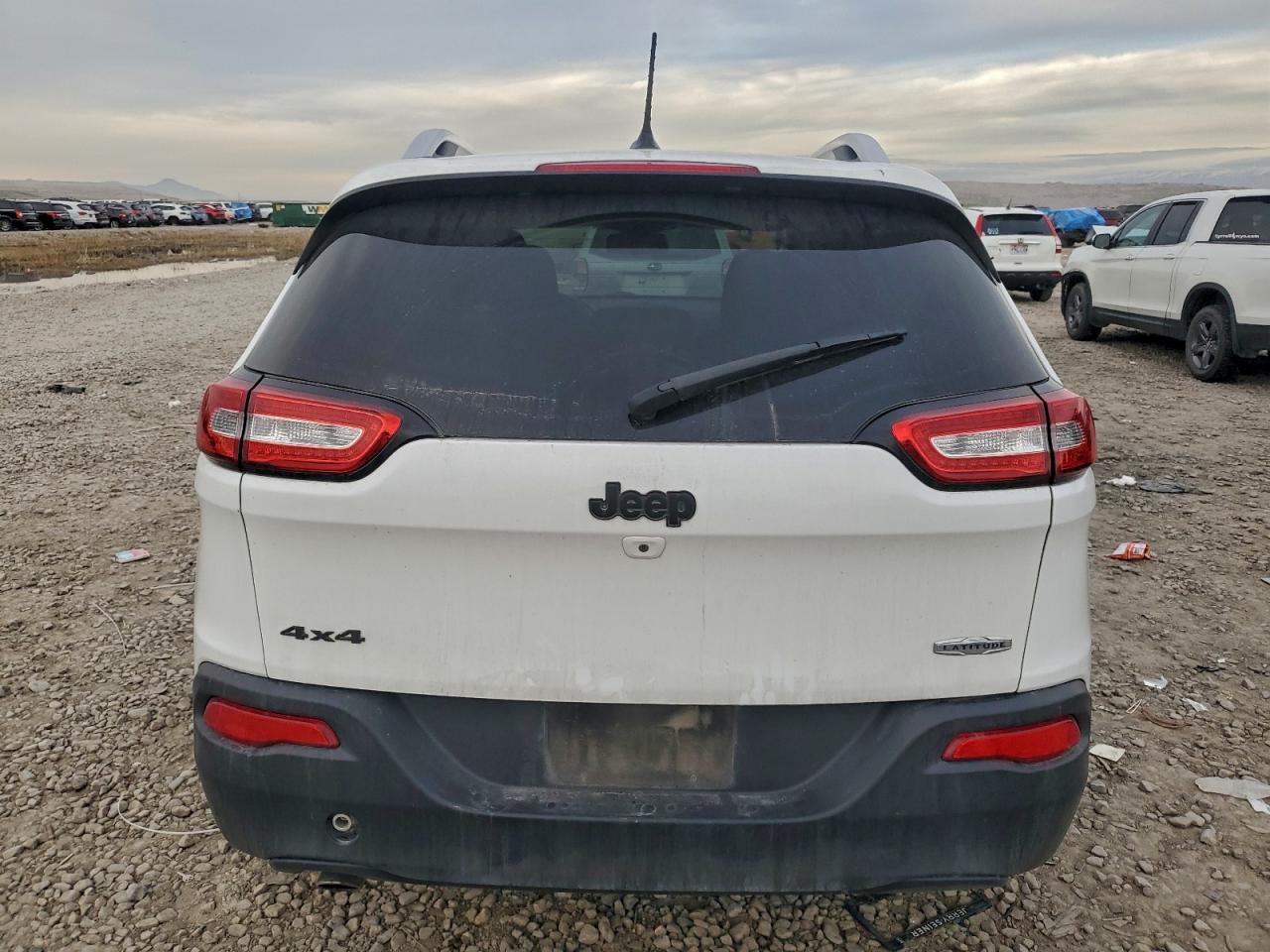 2015 JEEP CHEROKEE LATITUDE photo 6