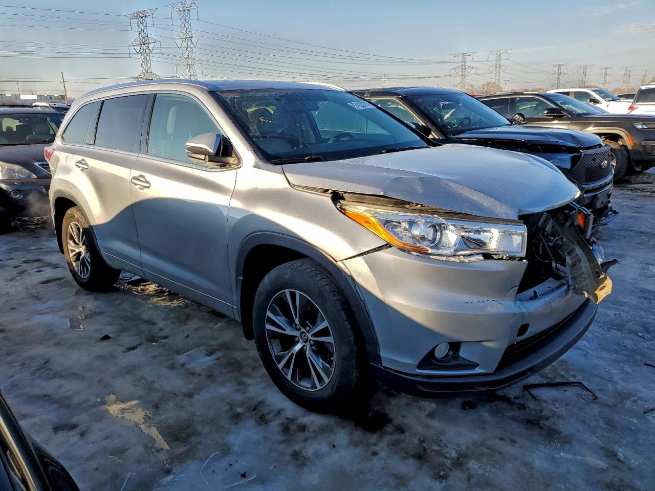 2016 TOYOTA HIGHLANDER XLE photo 4