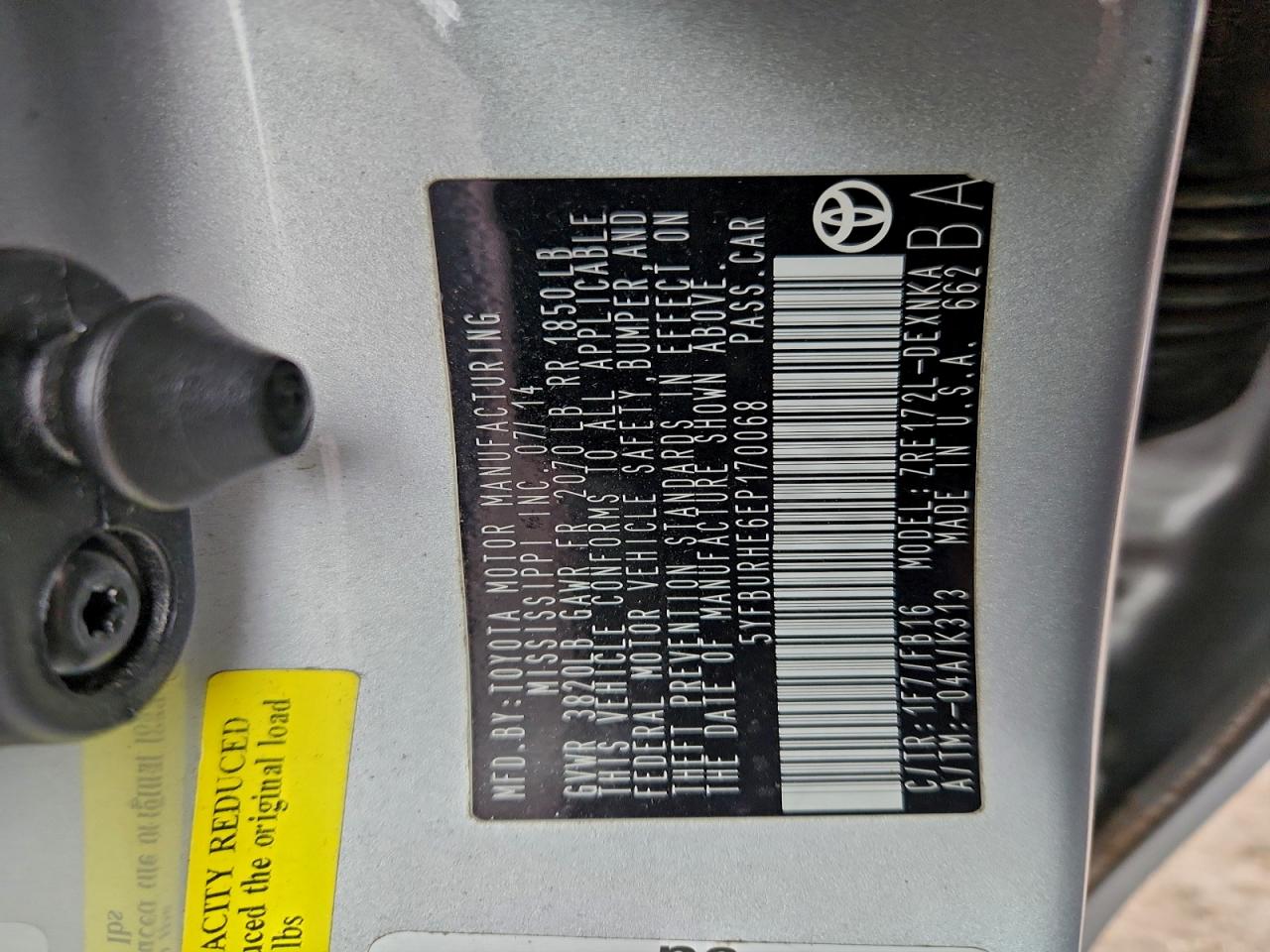 2014 TOYOTA COROLLA L photo 23
