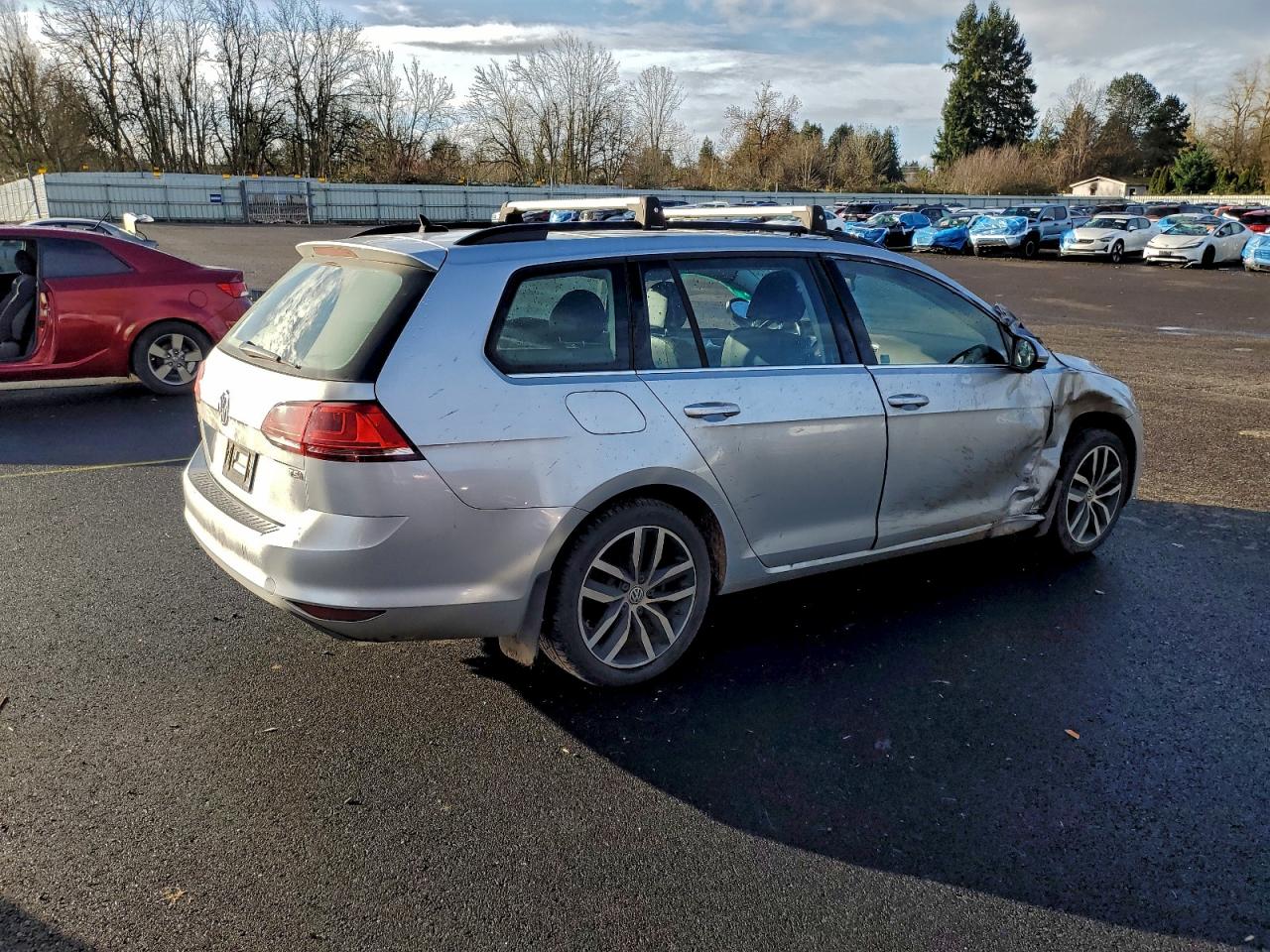 2016 VOLKSWAGEN GOLF SPORTWAGEN S photo 3