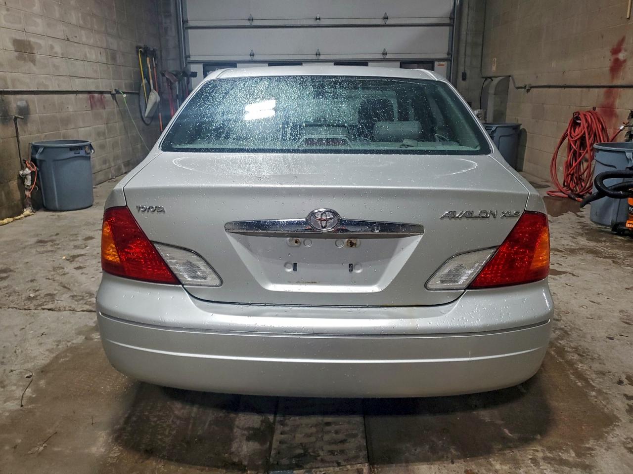 2001 TOYOTA AVALON XLS photo 6