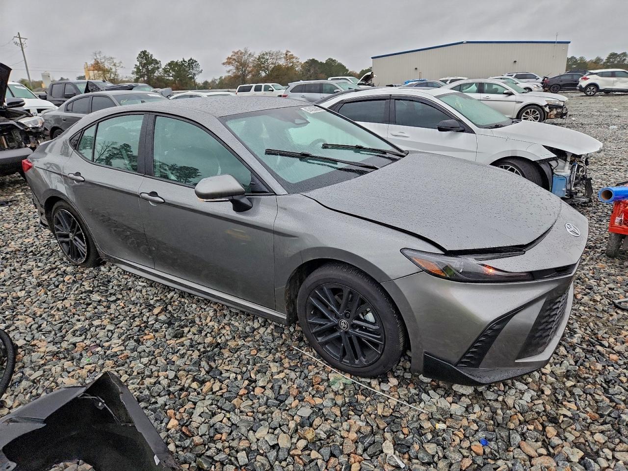 2025 TOYOTA CAMRY XSE photo 4