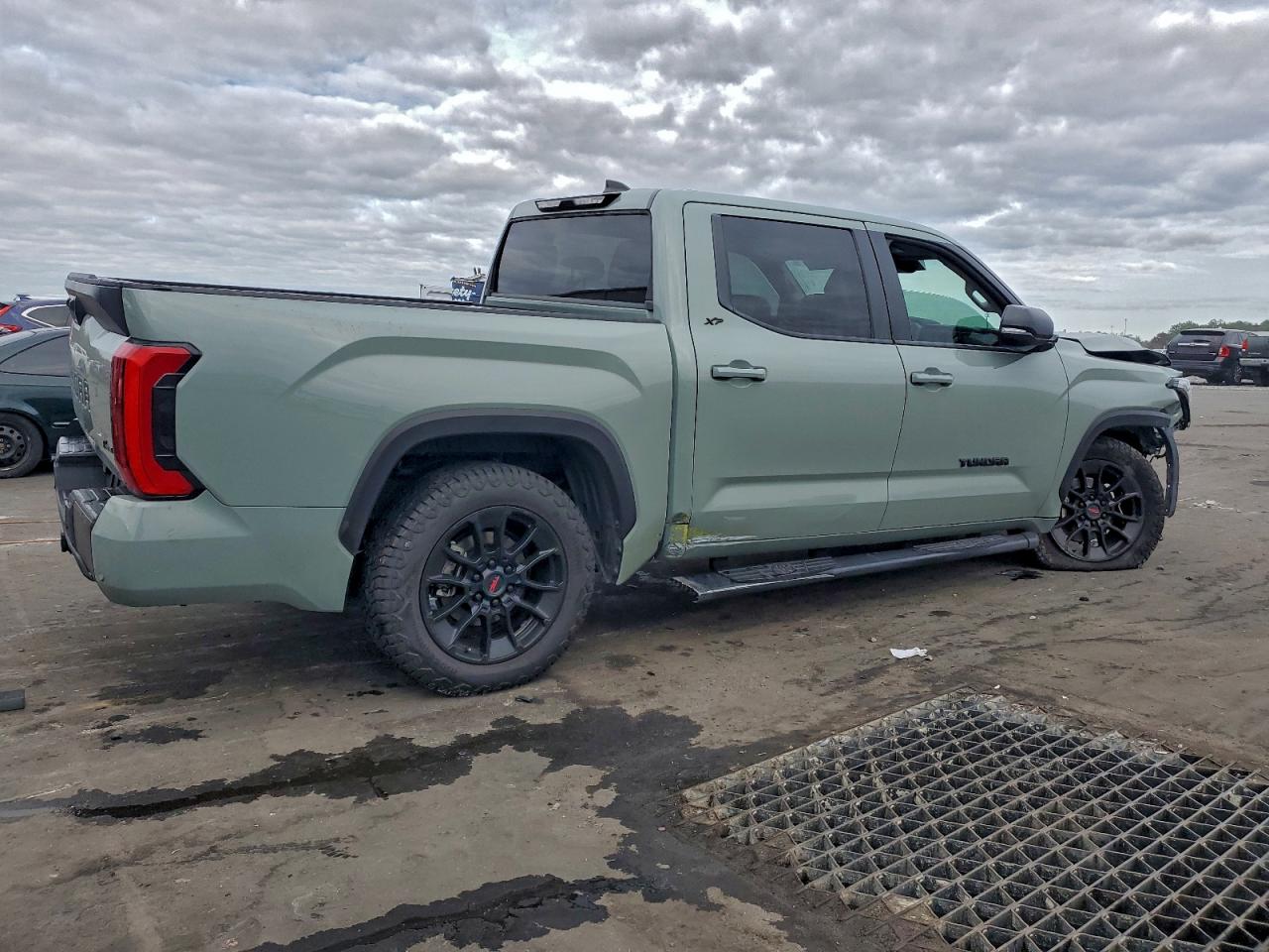 2024 TOYOTA TUNDRA CREWMAX SR photo 3