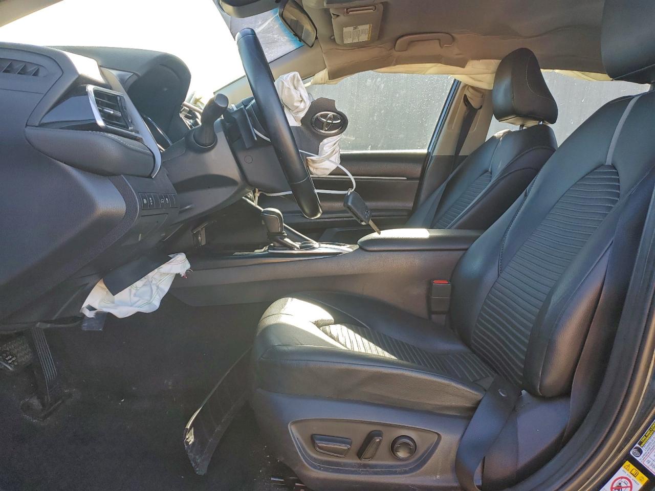 2018 TOYOTA CAMRY SE photo 7