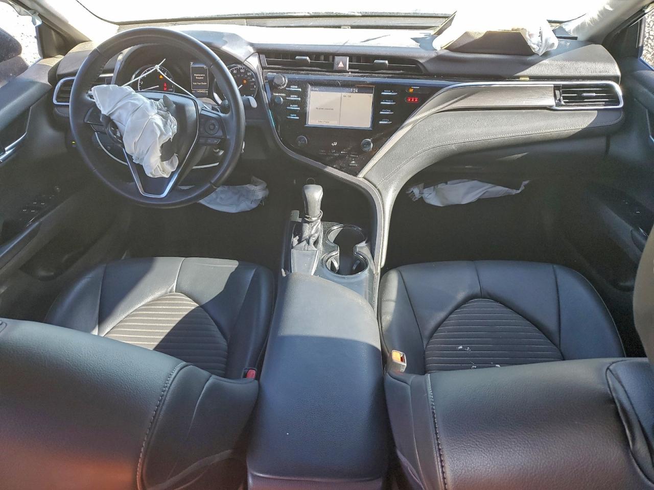 2018 TOYOTA CAMRY SE photo 8