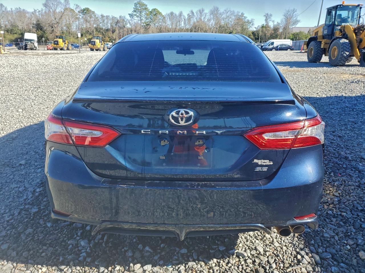 2018 TOYOTA CAMRY SE photo 6
