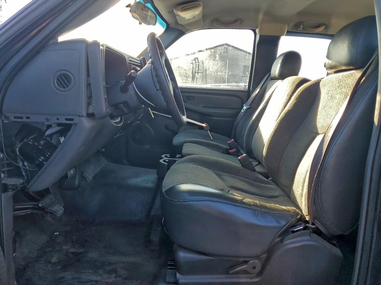 2004 CHEVROLET SILVERADO C1500 photo 7
