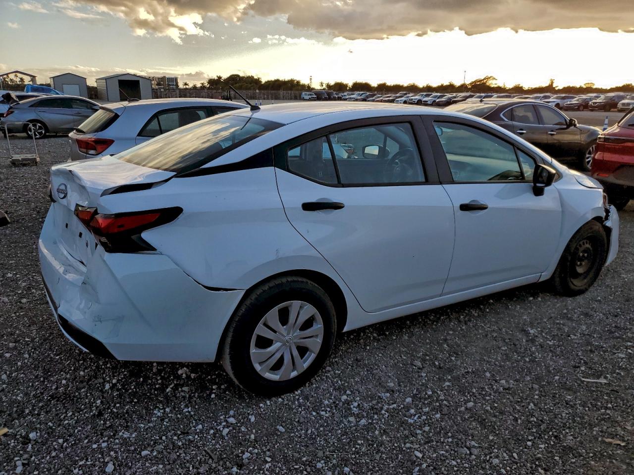 2025 NISSAN VERSA S photo 3