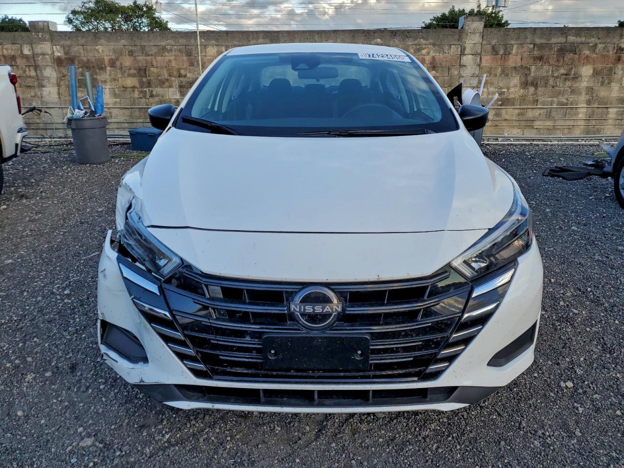 2025 NISSAN VERSA S photo 5