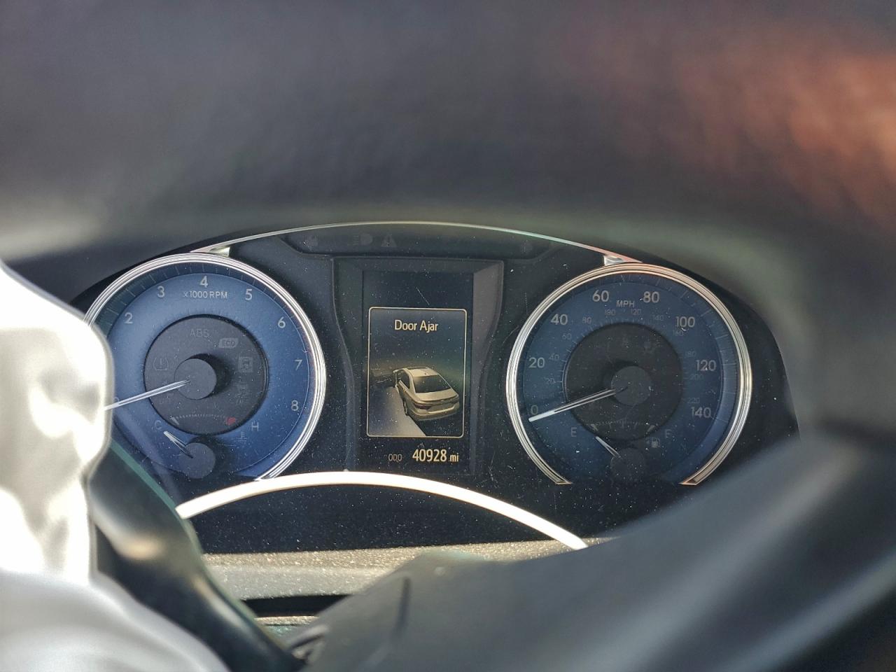 2016 TOYOTA CAMRY LE photo 9