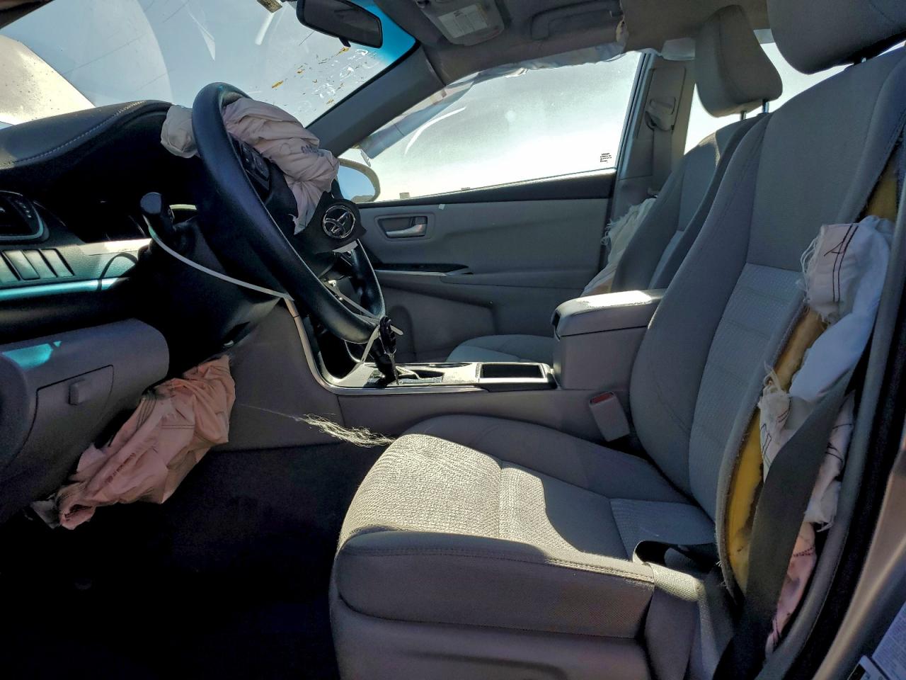 2016 TOYOTA CAMRY LE photo 7