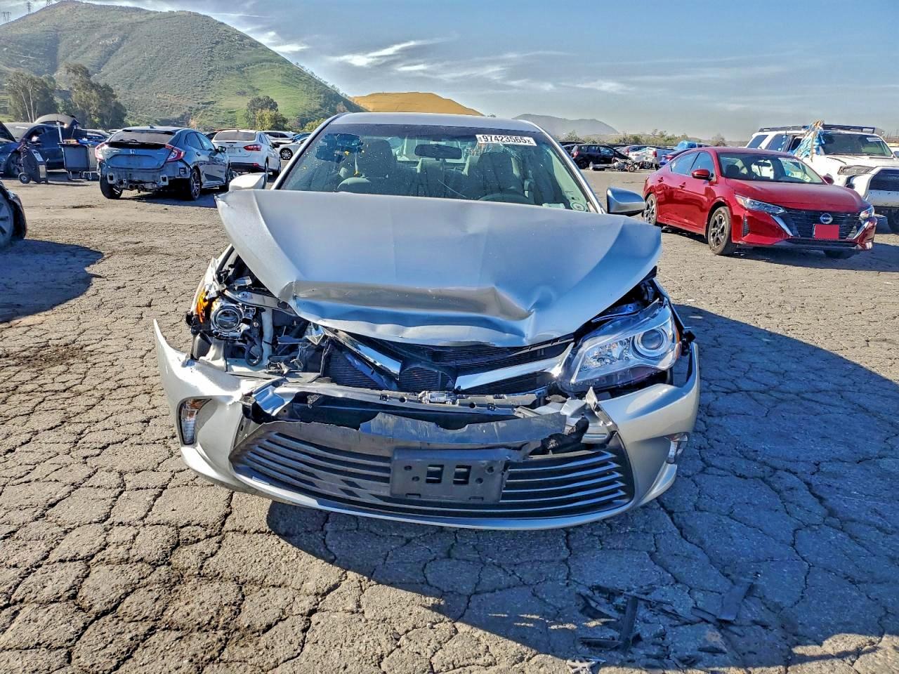 2016 TOYOTA CAMRY LE photo 5