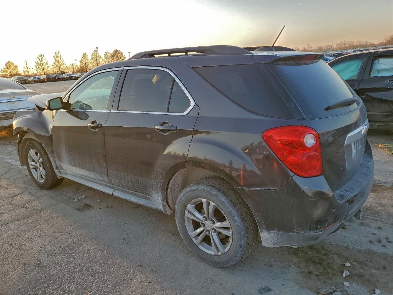2015 CHEVROLET EQUINOX LT photo 2