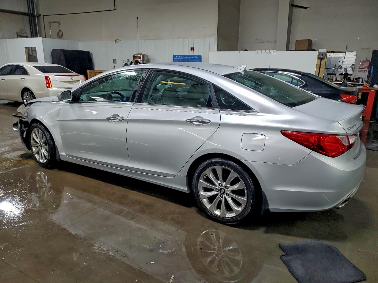 2013 HYUNDAI SONATA SE photo 2