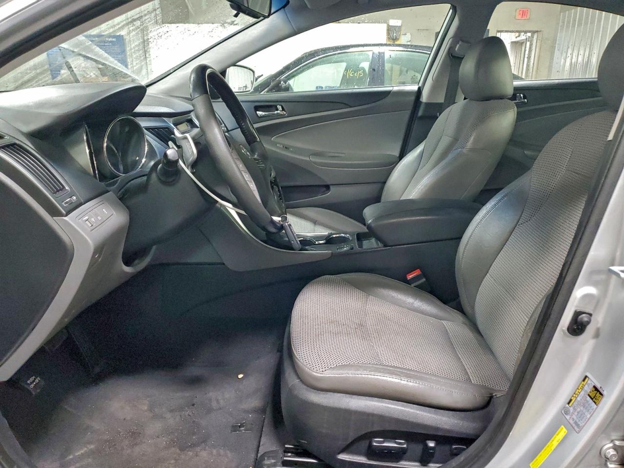 2013 HYUNDAI SONATA SE photo 7