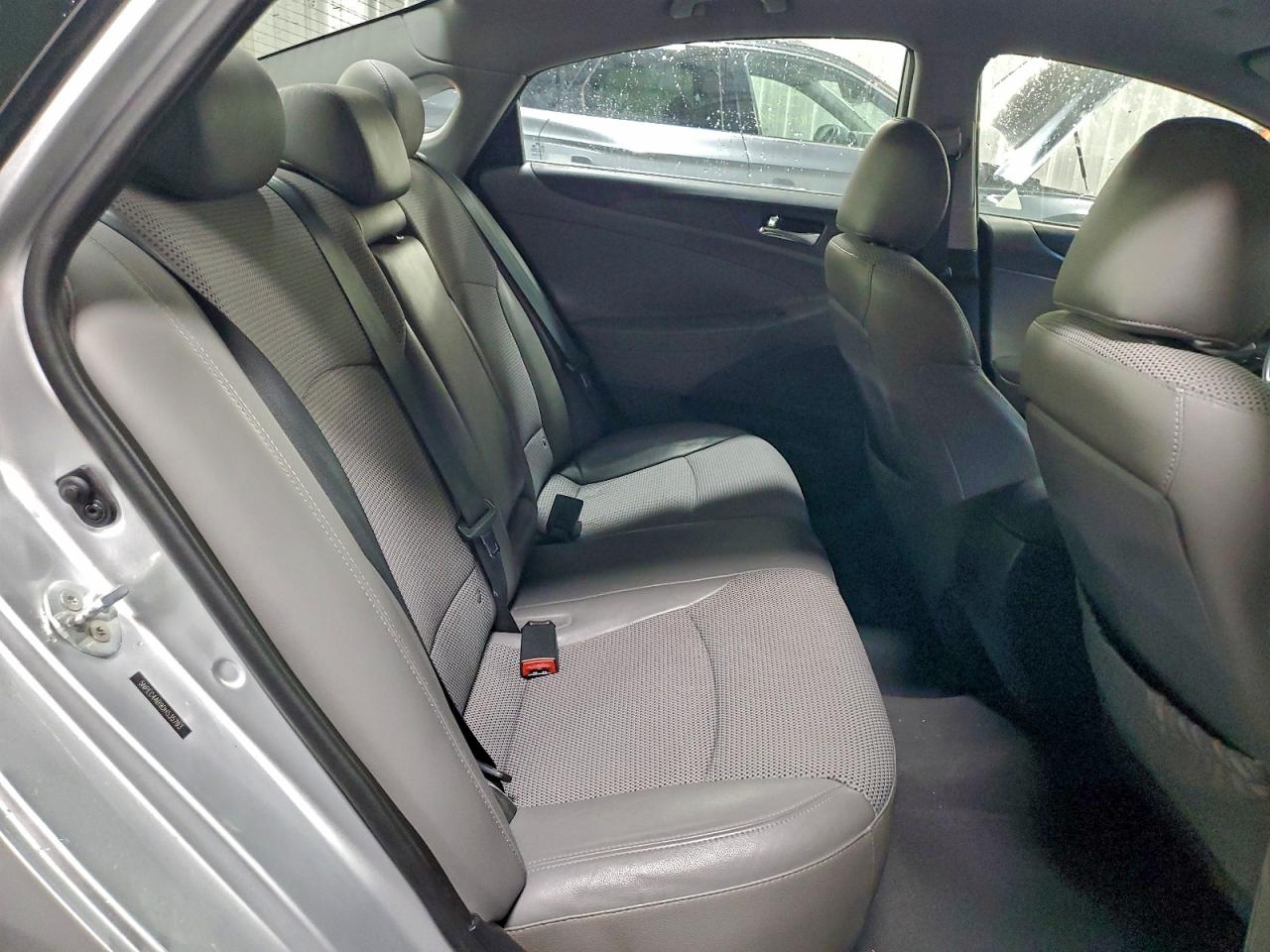 2013 HYUNDAI SONATA SE photo 10