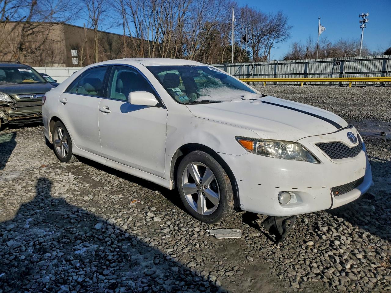 2011 TOYOTA CAMRY BASE photo 4