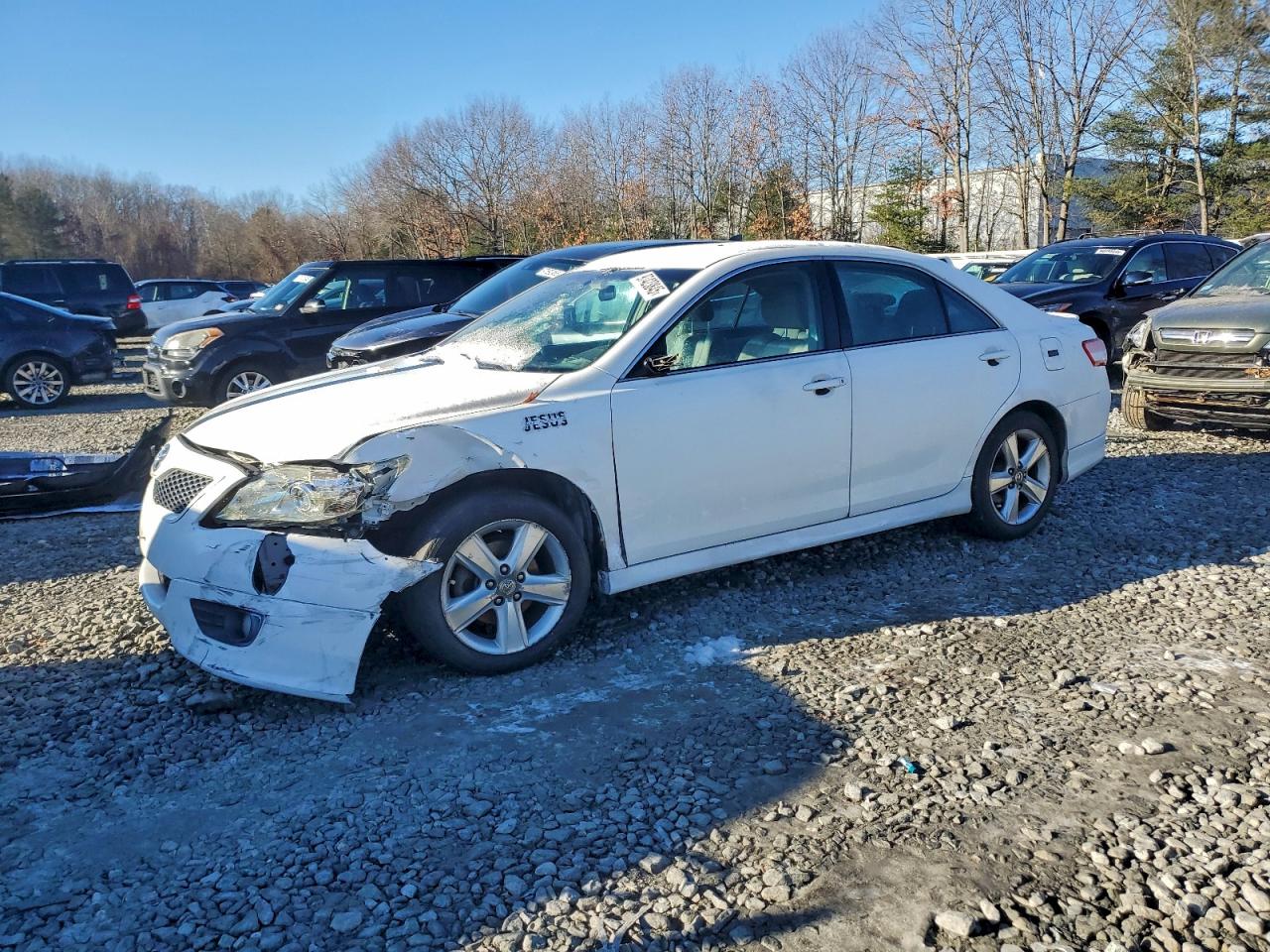 2011 TOYOTA CAMRY