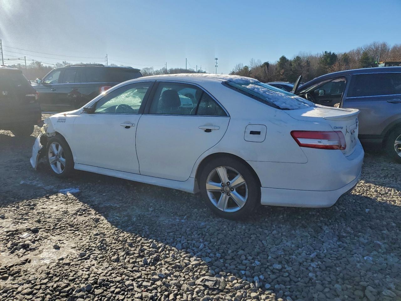 2011 TOYOTA CAMRY BASE photo 2
