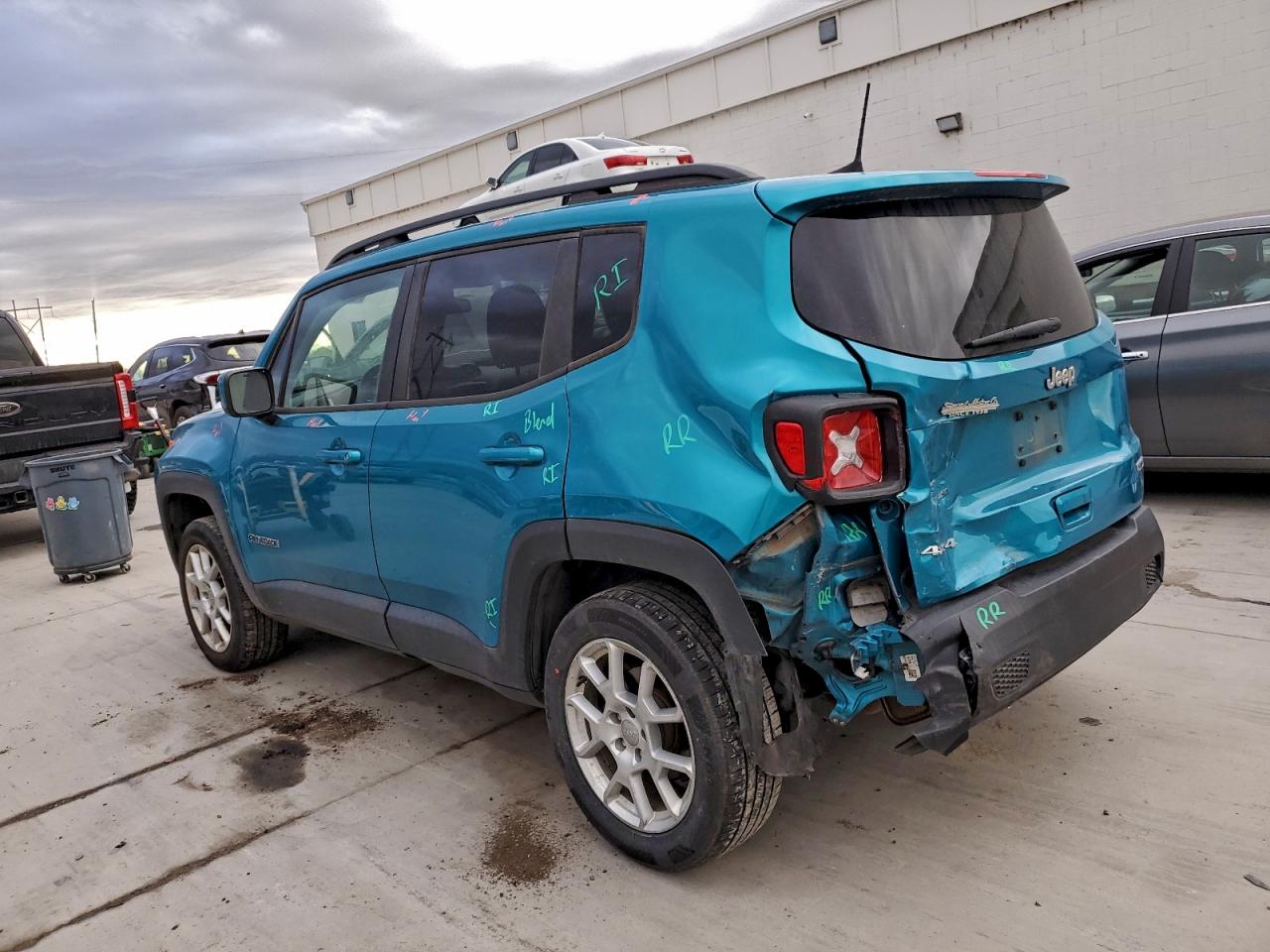 2019 JEEP RENEGADE LATITUDE photo 3