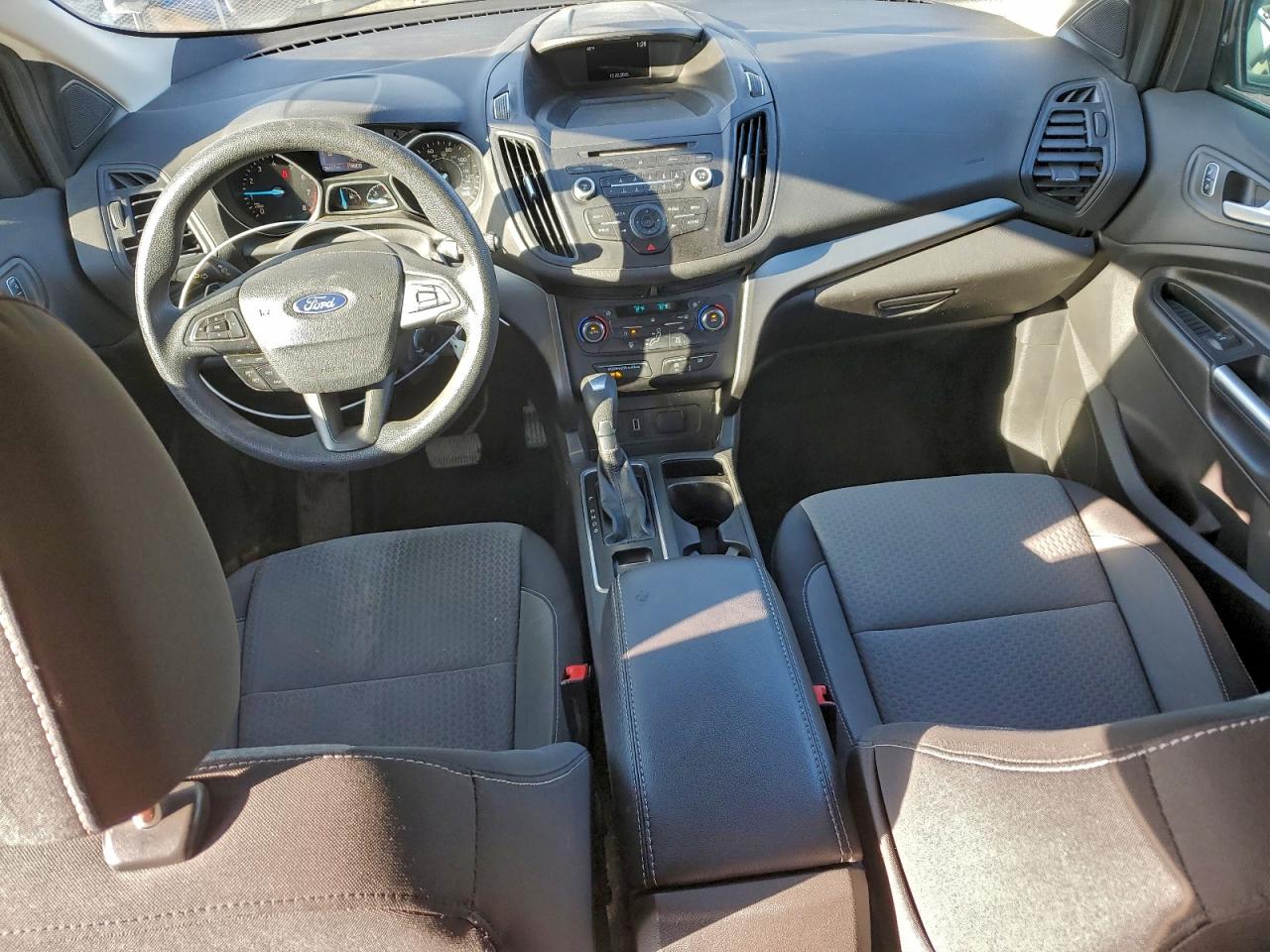 2017 FORD ESCAPE SE photo 8