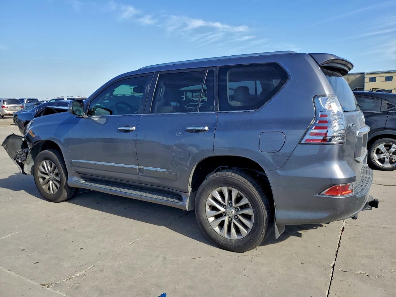 2019 LEXUS GX 460 photo 2