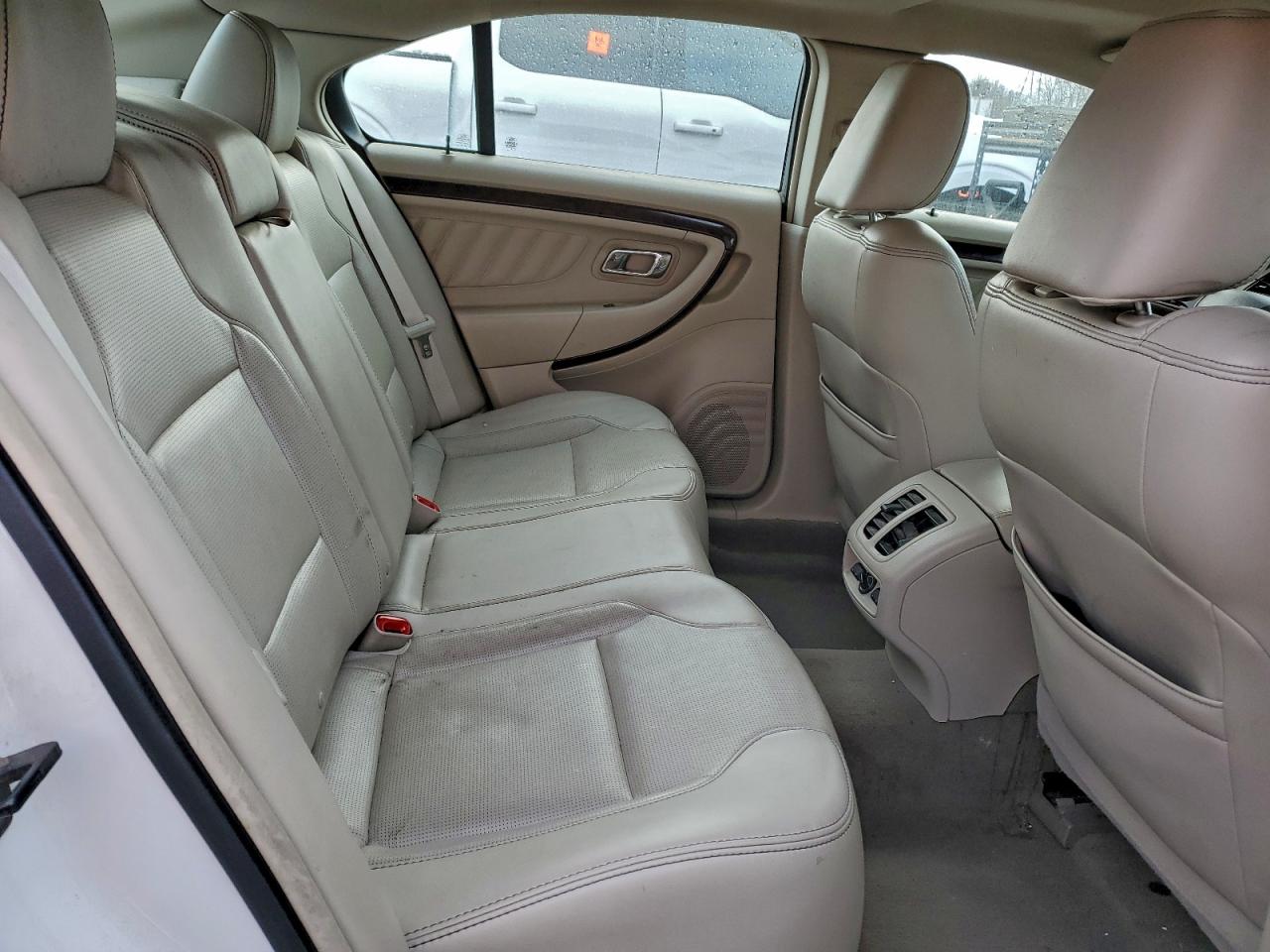 2010 FORD TAURUS LIMITED photo 10