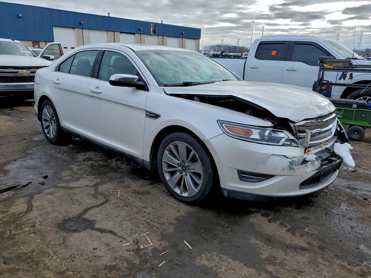 2010 FORD TAURUS LIMITED photo 4