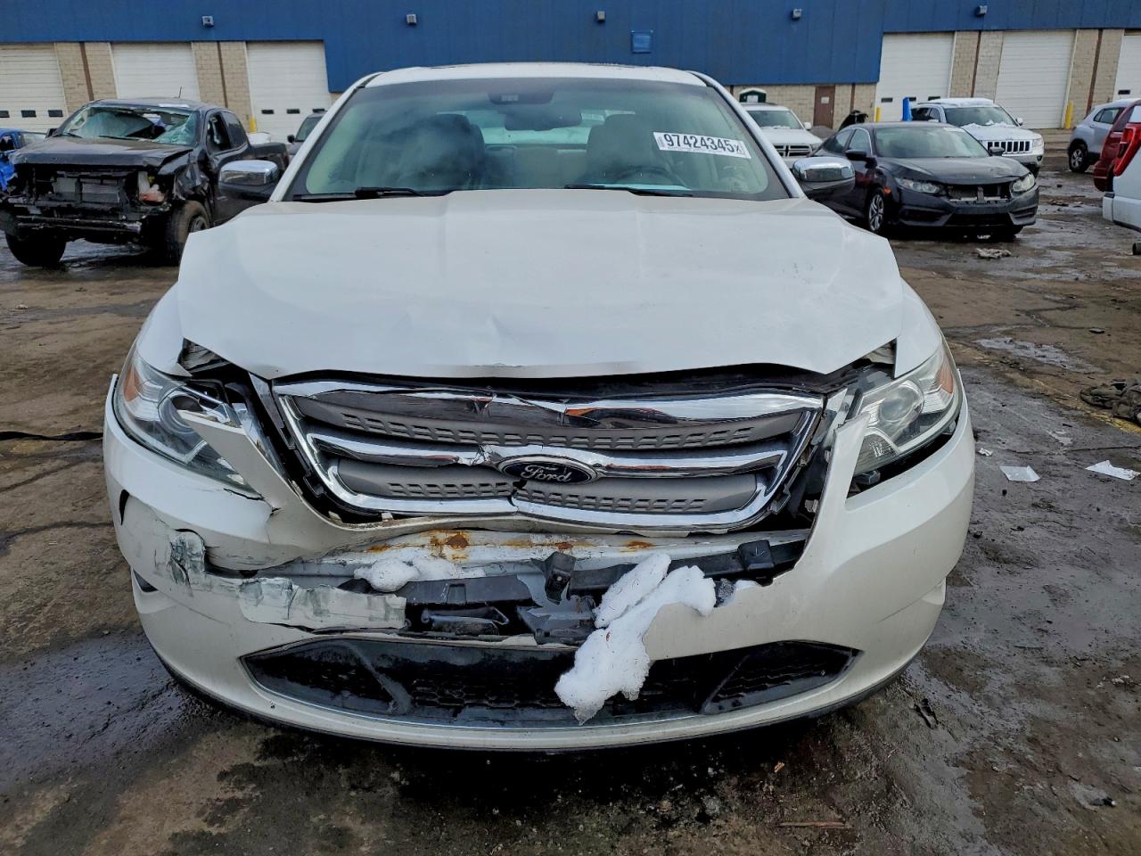 2010 FORD TAURUS LIMITED photo 5