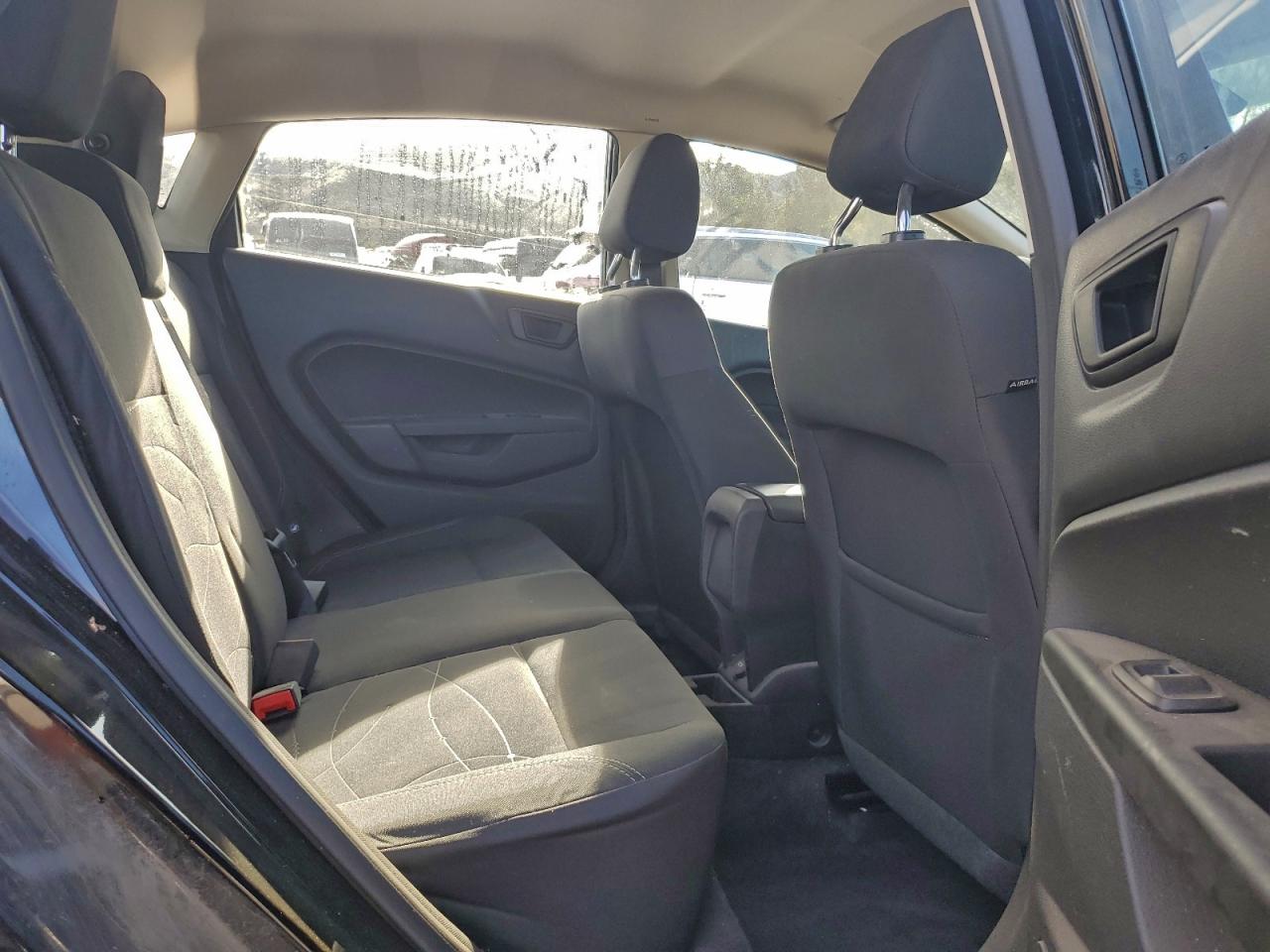 2018 FORD FIESTA SE photo 10