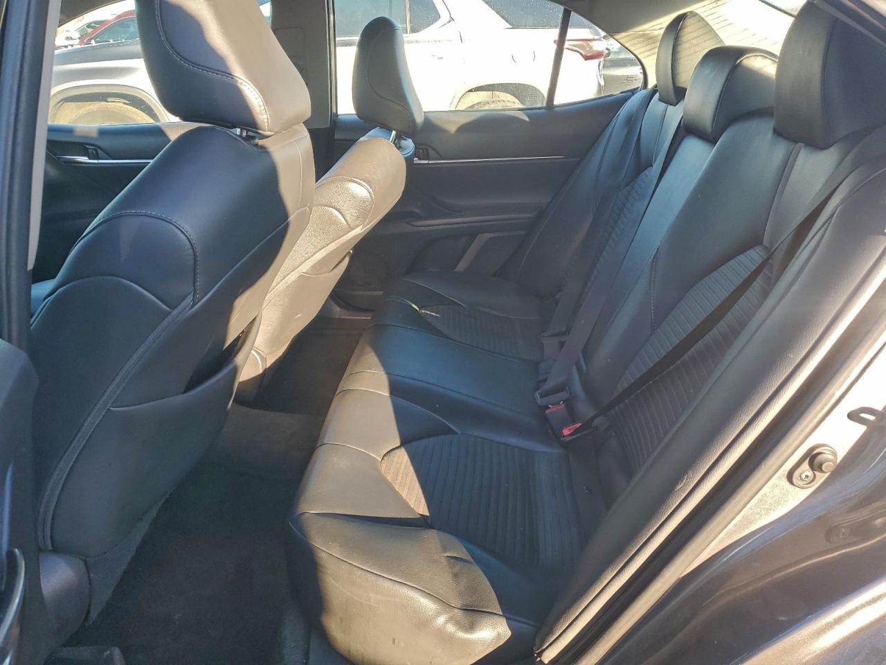 2018 TOYOTA CAMRY SE photo 10