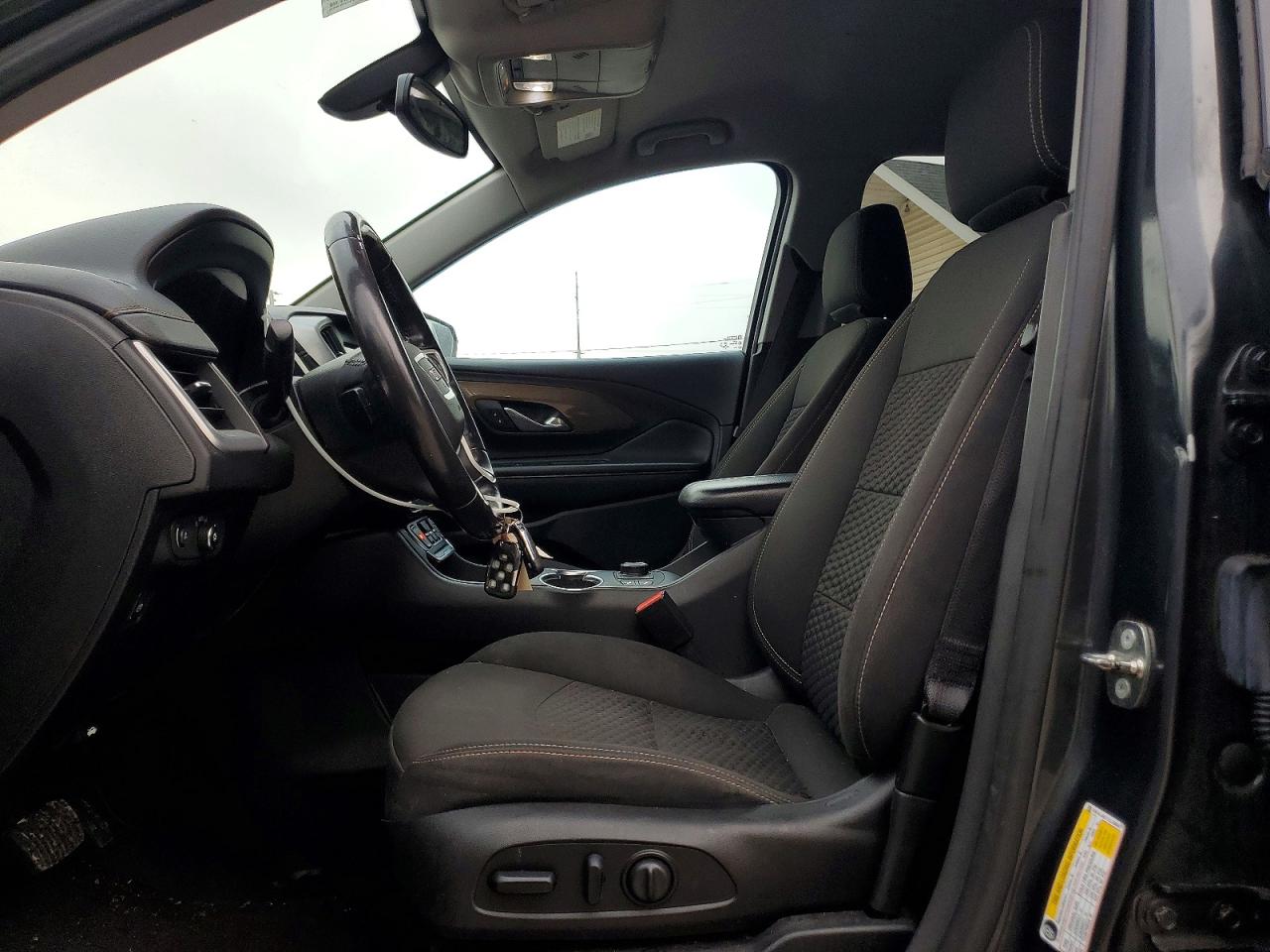 2018 GMC TERRAIN photo 13