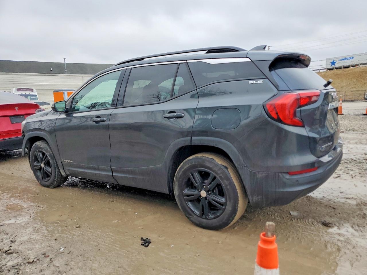 2018 GMC TERRAIN photo 3