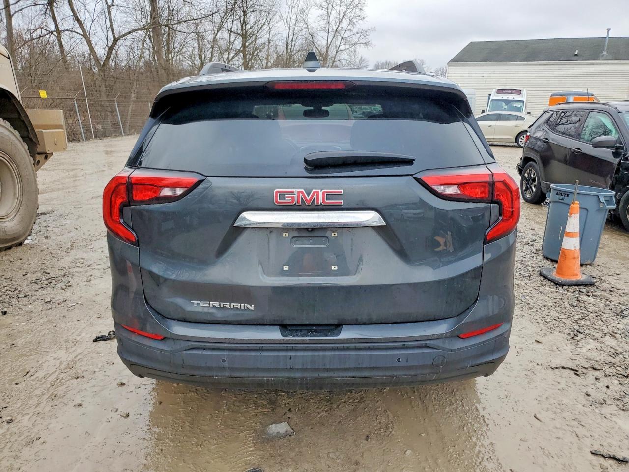 2018 GMC TERRAIN photo 11
