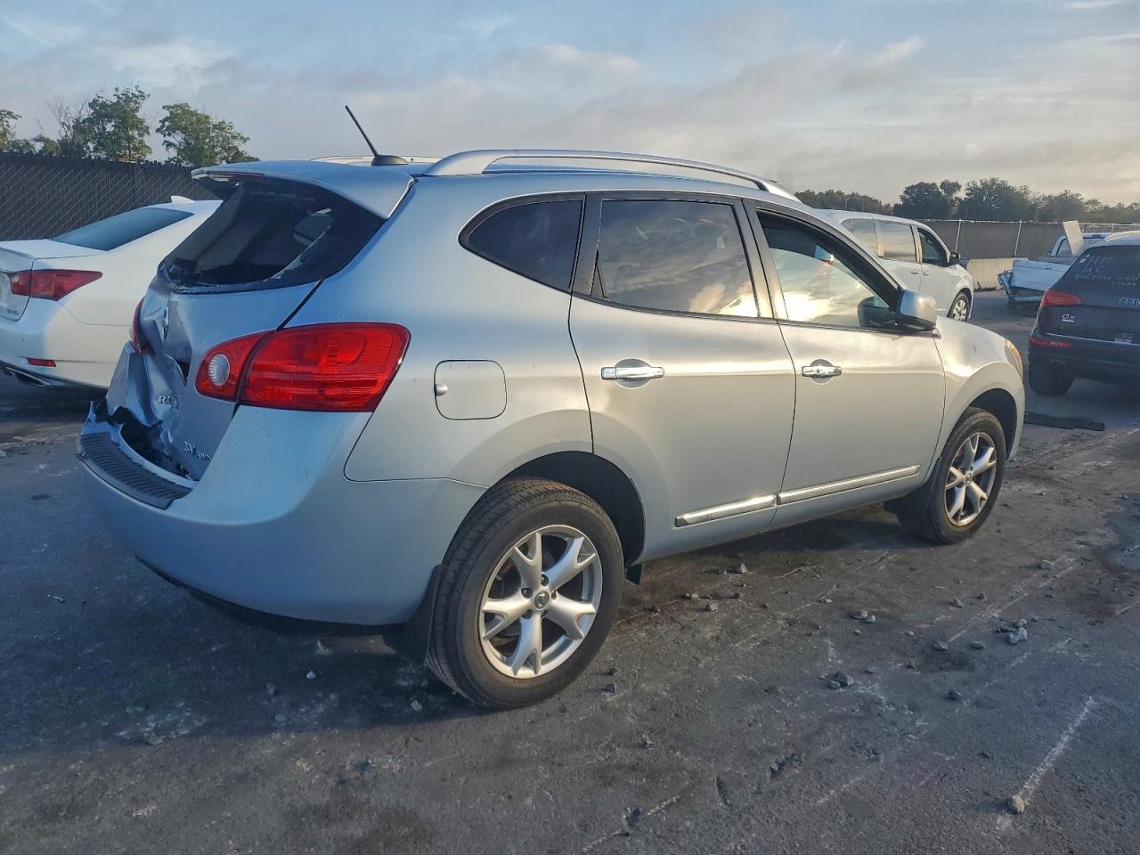 2011 NISSAN ROGUE S photo 5
