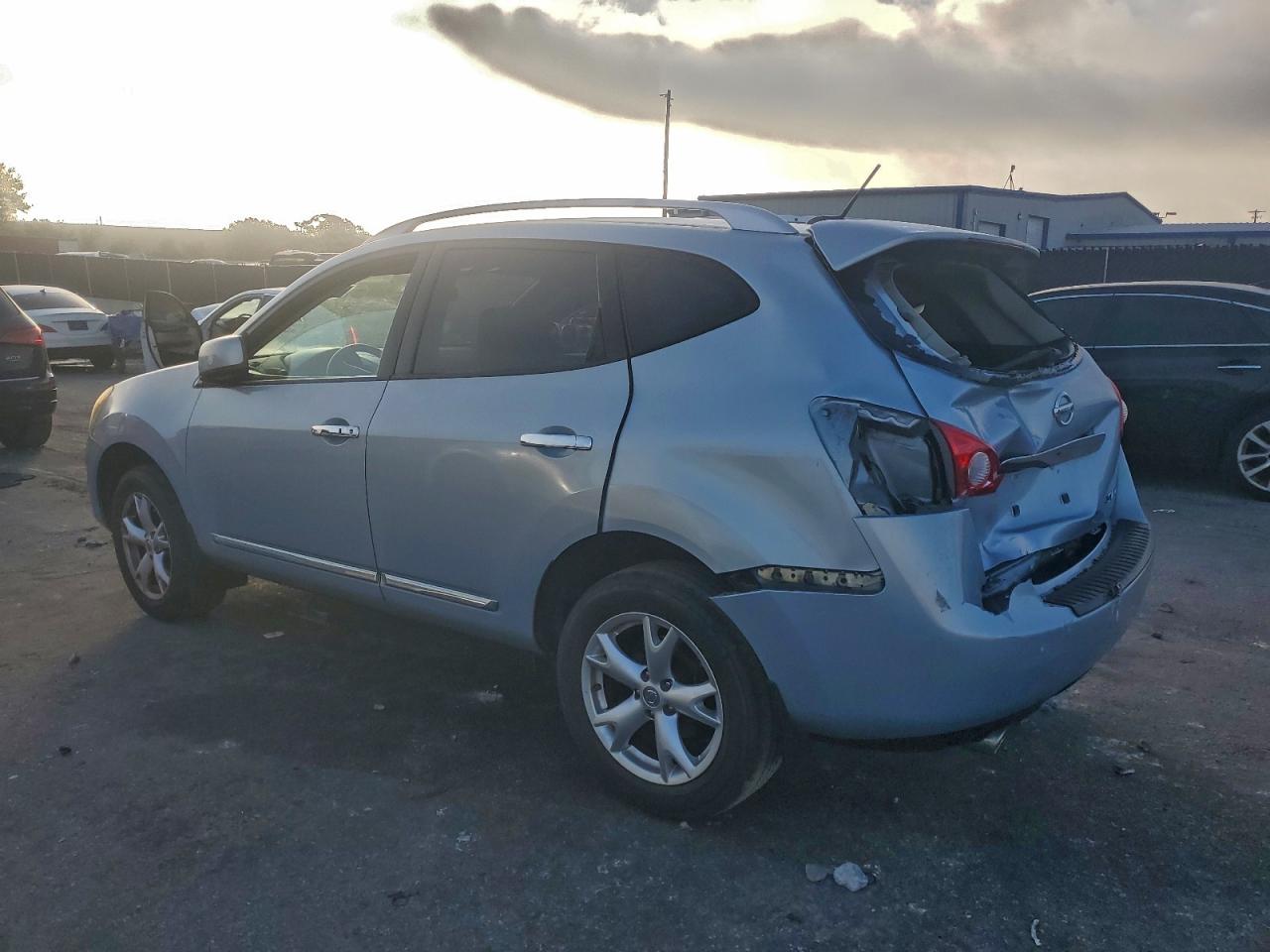 2011 NISSAN ROGUE S photo 3