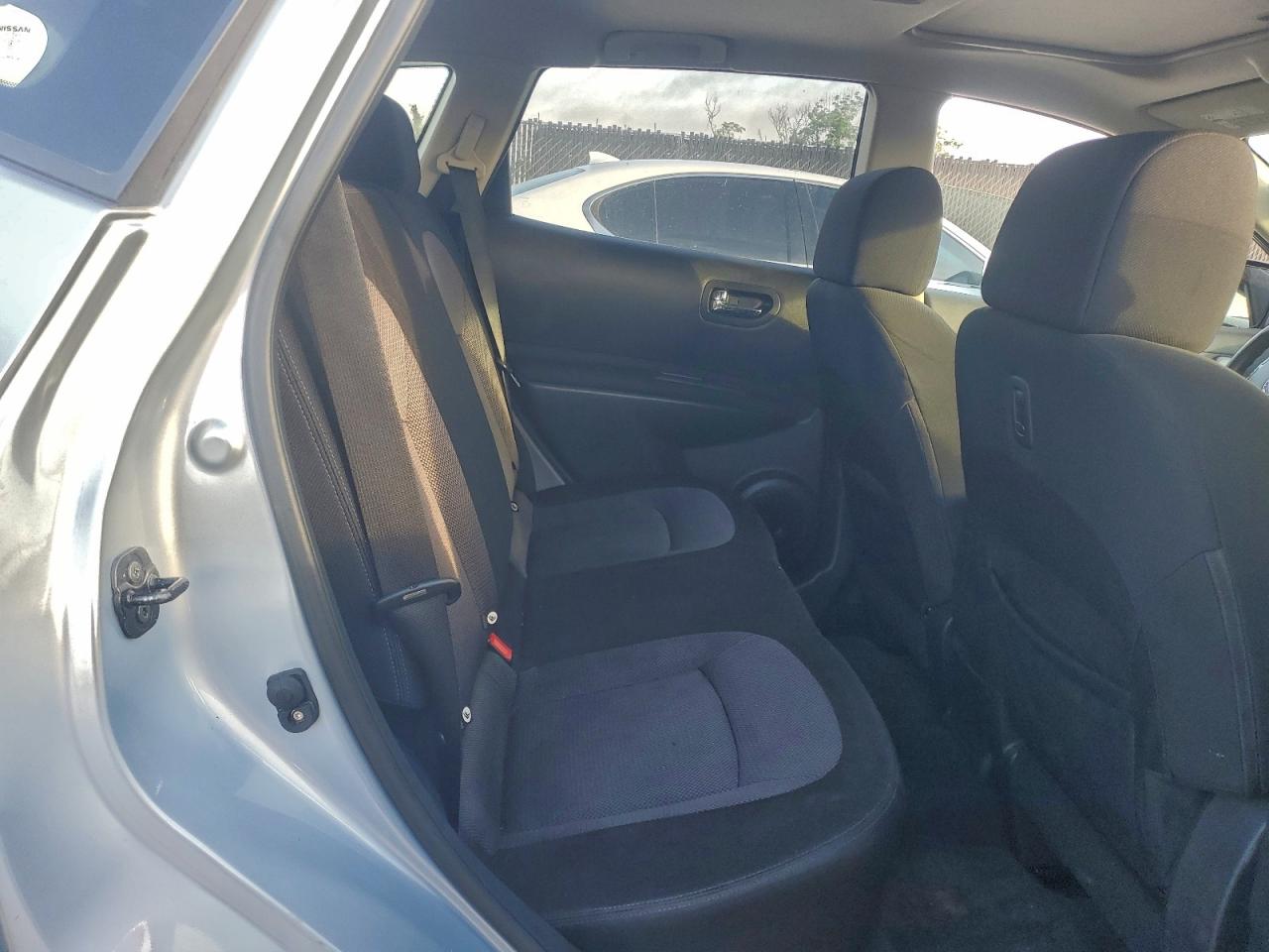 2011 NISSAN ROGUE S photo 21