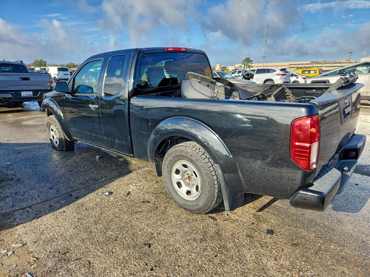 2019 NISSAN FRONTIER S photo 2