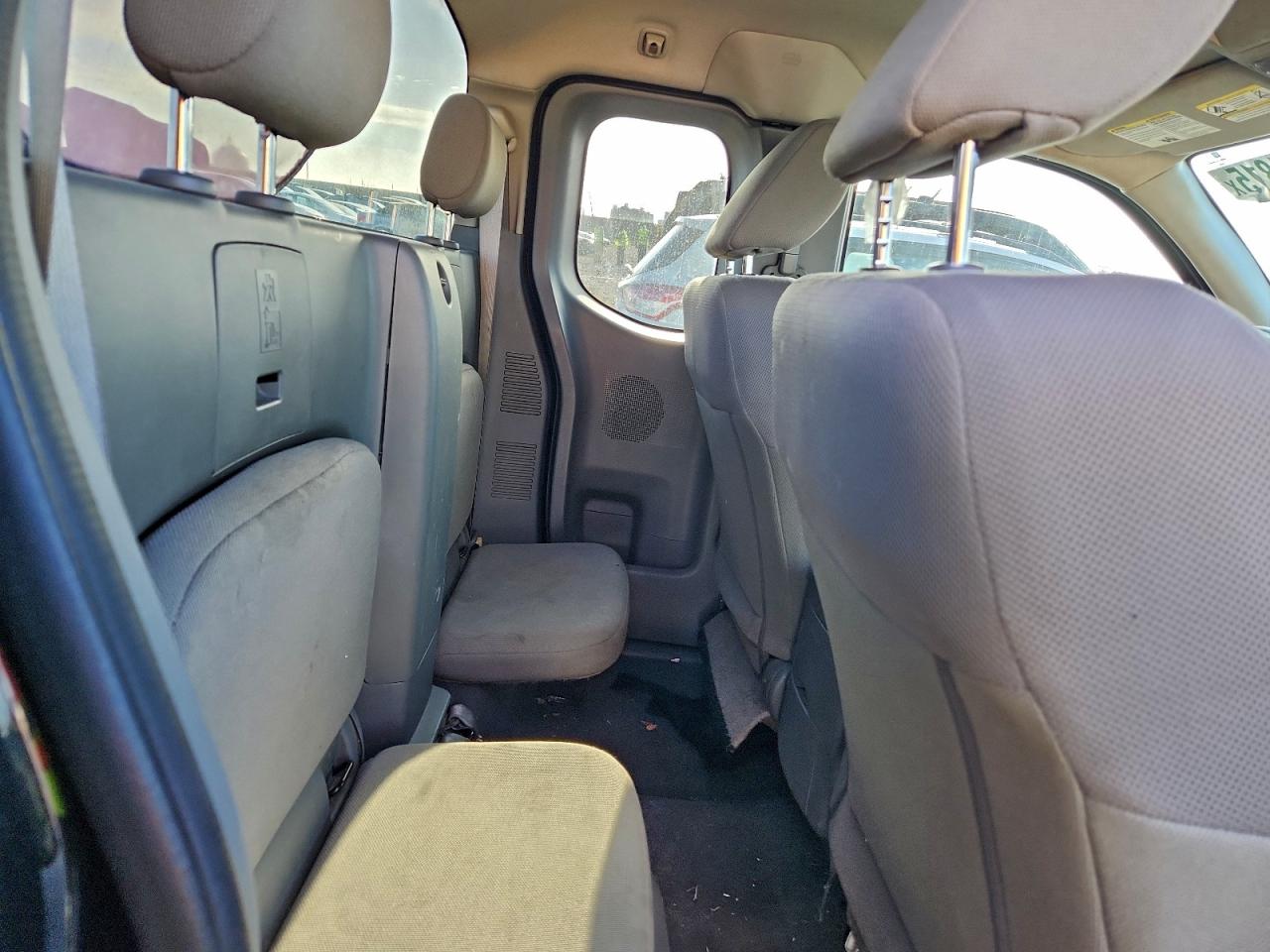2019 NISSAN FRONTIER S photo 10