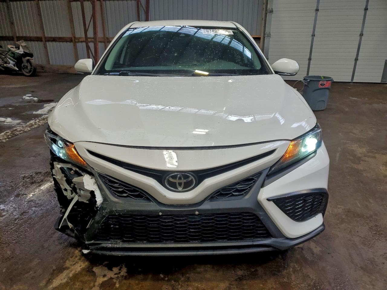 2021 TOYOTA CAMRY SE photo 5
