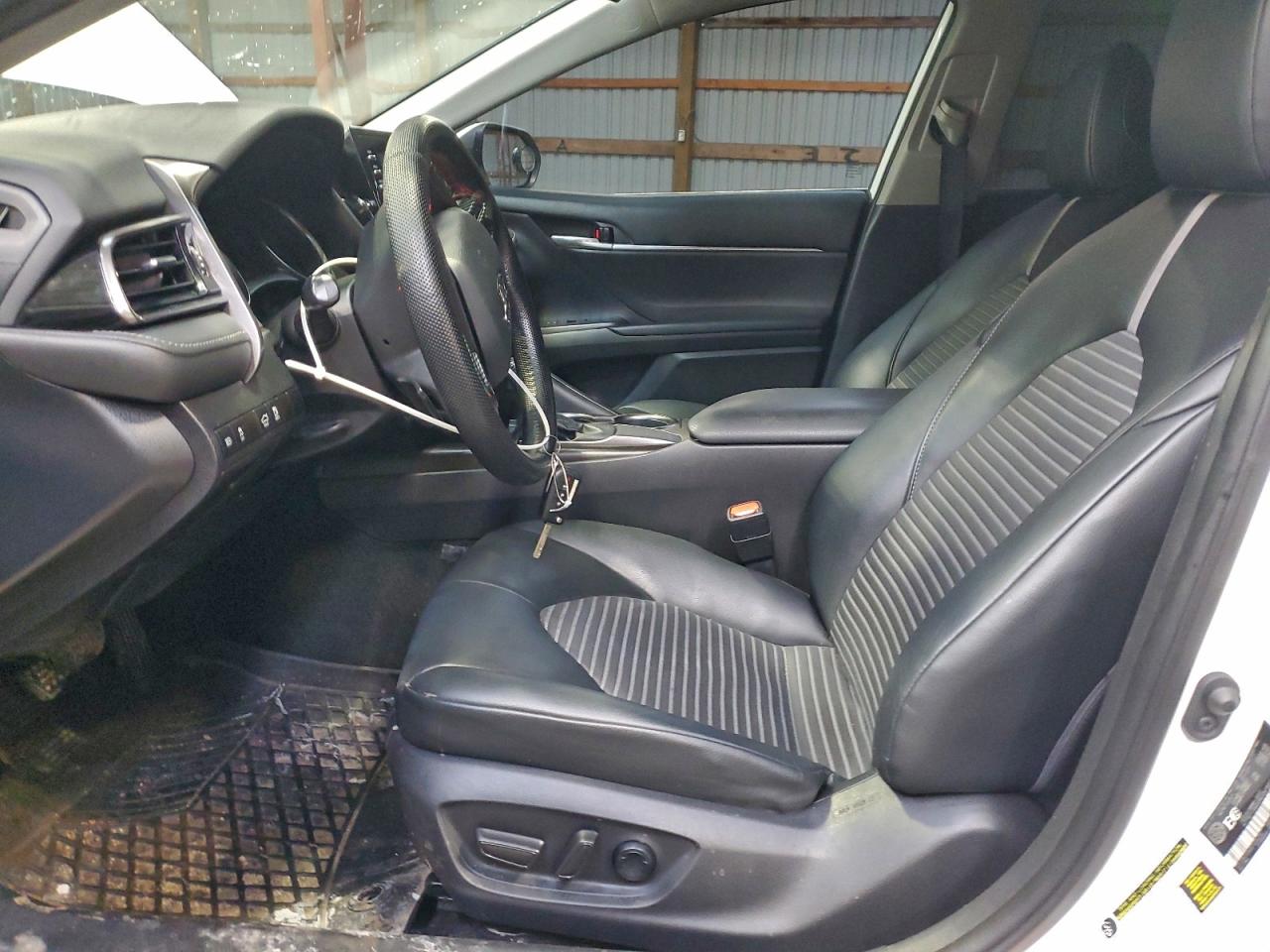 2021 TOYOTA CAMRY SE photo 7