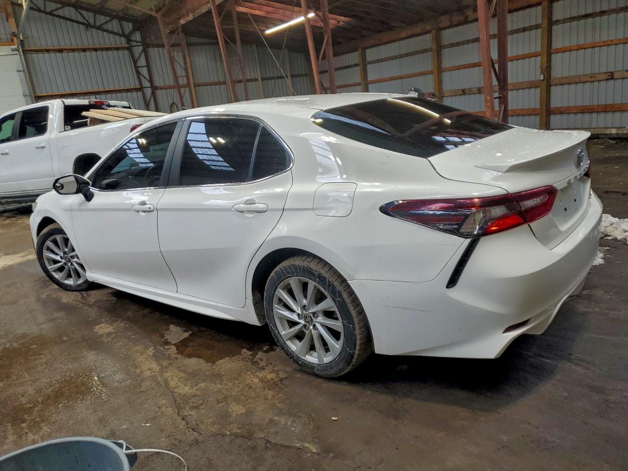 2021 TOYOTA CAMRY SE photo 2