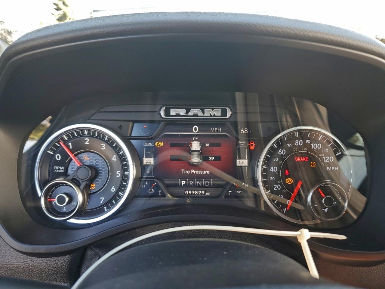 2019 RAM 1500 BIG HORN/LONE STAR photo 9