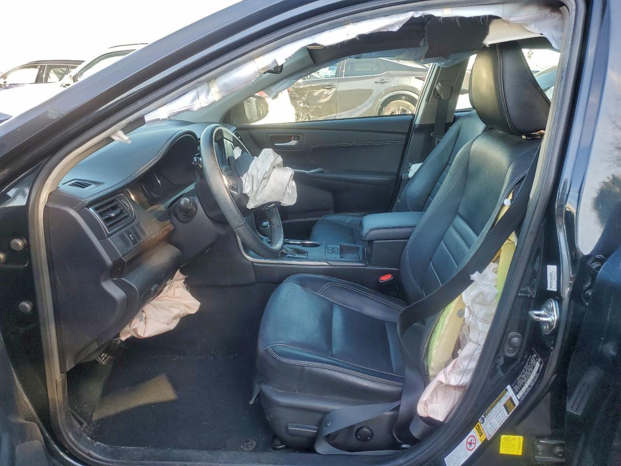2015 TOYOTA CAMRY LE photo 7