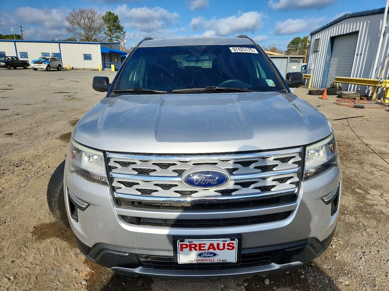 2018 FORD EXPLORER XLT photo 5