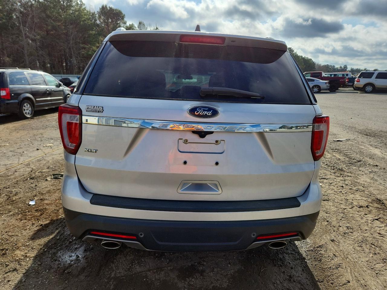 2018 FORD EXPLORER XLT photo 6